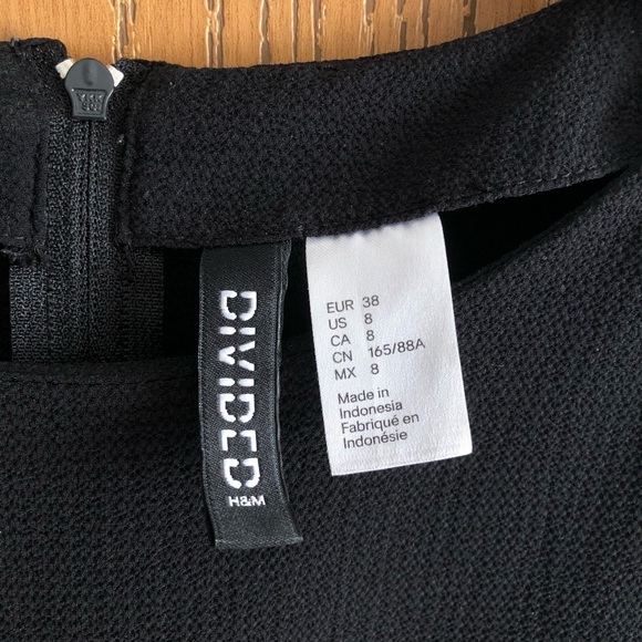 H&M black a line dress size 8 fits like size 4 - Picture 2 of 5